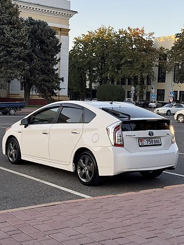byd e9 1: Toyota Prius: 2015 г., 1.8 л, Вариатор, Гибрид, Седан — 4
