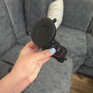 Mobil telefonlar üçün digər aksesuarlar: Avtomobil üçün aksesuarlar dəsti Dəstə daxildir: - Siqaret — 10