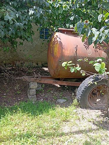 ev tipi çadır: Səyyar su/Maye daşıma çəni – qoşqu tipli - İki təkərli qoşqu şassisi — 2