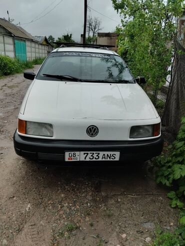 Volkswagen: Volkswagen Passat: 1988 г., 1.8 л, Механика, Бензин
