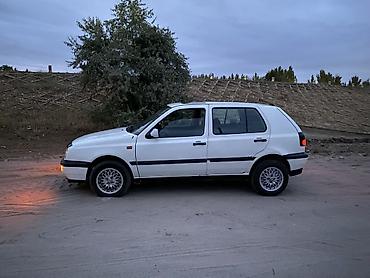 sprinter 4 4: Volkswagen Golf: 1993 г., 1.8 л, Механика, Хэтчбэк — 4