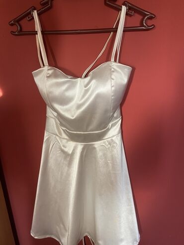 svecane haljine 2023: Color - White, Evening, With the straps