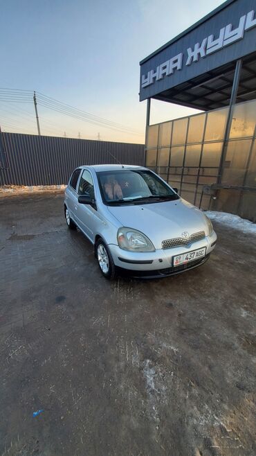 Toyota: Toyota Yaris: 2001 г., 1.3 л, Механика, Бензин, Хэтчбэк