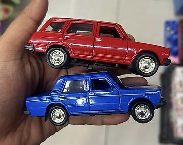 nerf satisi: Kolleksiya üçün die-cast miniatür sedan model avtomobil - Rəng — 7
