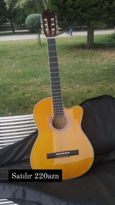 yamaha 30: Fender markalı Klassik gitar + 30 azn dəyərində yamaha çanta. 1 il