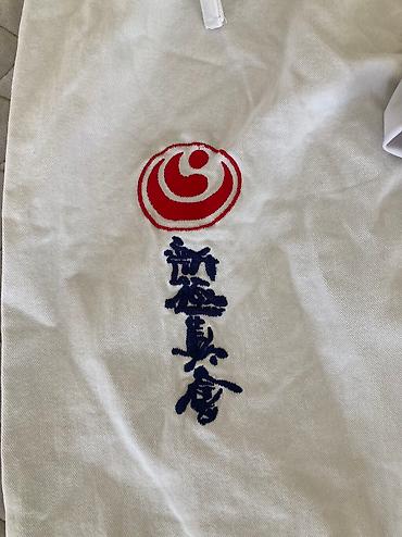 karate kimono: Karate kyokşinkay, 1 il istifadə olunub, ölcü 2/150 — 3