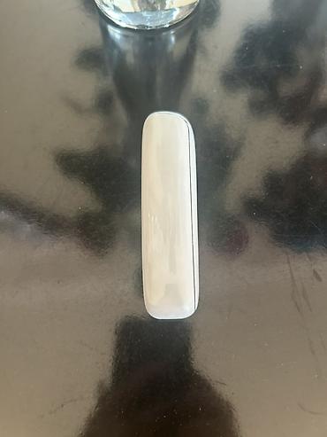 telefon aksesuar: IQOS üçün qoruyucu silikon üzlük və ağ korpus. Dəstdə şəkillərdə — 2