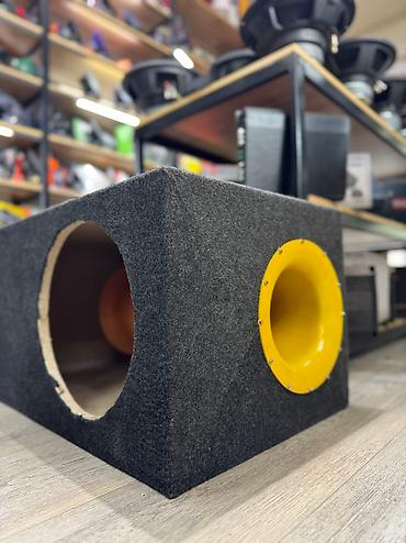 Сабвуферы для авто: Swat Сабвуфер + усилитель моноблок Acv 1.1200 и короб ! Отличный — 8