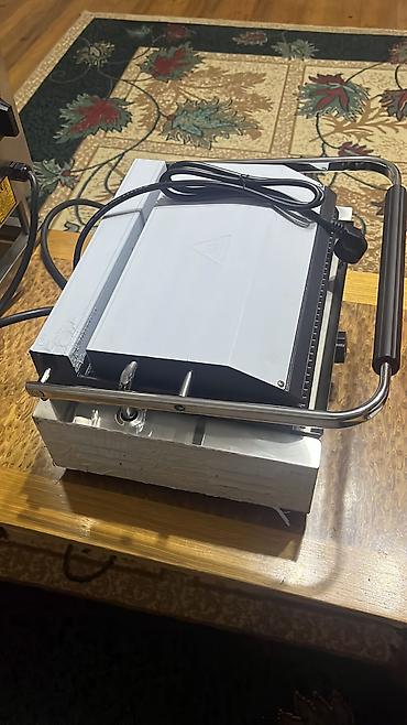 Qril aparatları: Peşəkar iaşə avadanlıqları dəsti 1) Elektrik planşa/gril səthi - — 3