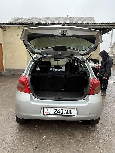 Toyota: Toyota Yaris: 2007 г., 1.3 л, Робот, Бензин, Хэтчбэк — 5