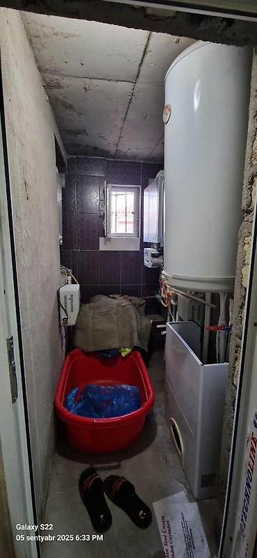 Həyət evləri və villaların satışı: Satılır: həyət evi və əlavə tikili - İki mərtəbəli ağ rəngli həyət — 11