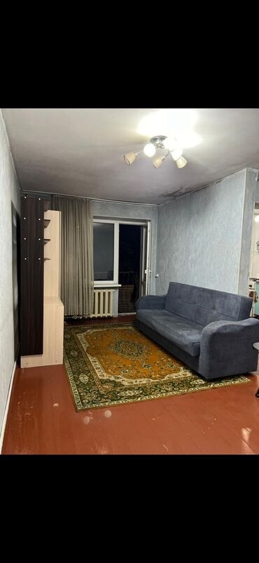 срочно продаю однокомнатную квартиру: 1 комната, Агентство недвижимости, Без подселения, С мебелью частично