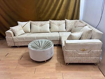 Divanlar: Künc divan 550₼. jurnalni daxil. cəmi 3 ay istifadə olunub. Ünvan — 1