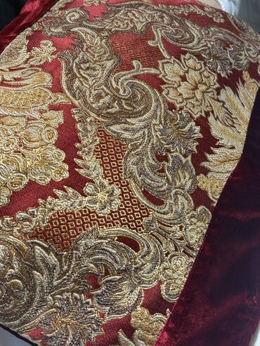 Balış üzləri: Rəng - Qəhvəyi Vilyur Balış üzü — 32