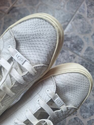 Women's Sneakers and athletic shoes: UGG, 37, bоја - Bela — 5