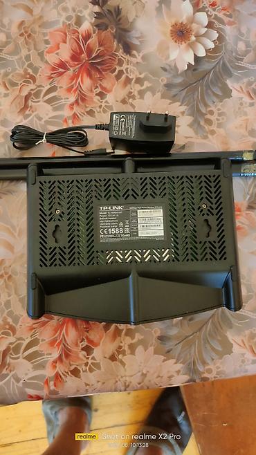 hsgq router: Router TP_Link W841HP.Antenlerin oturme gucu heresi 9 dB.Router ve — 4