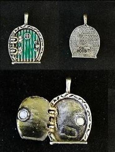 Stare vaze i dekor: Starinski Privezak Hobit vrata Gospodar Prstenova. Rezervisano. The — 6