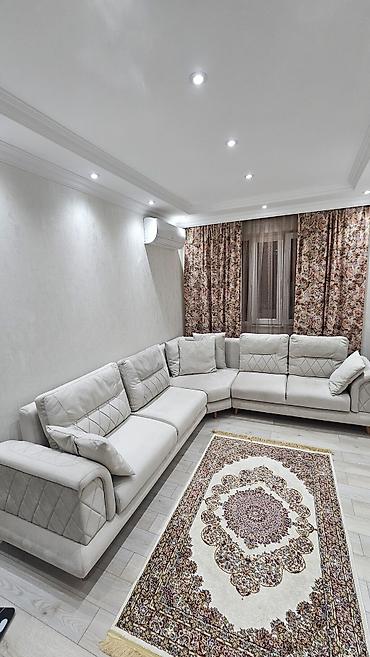 agac satilir: Modul künc divan – açıq krem rəng, yumşaq toxumalı parça. Müasir — 2