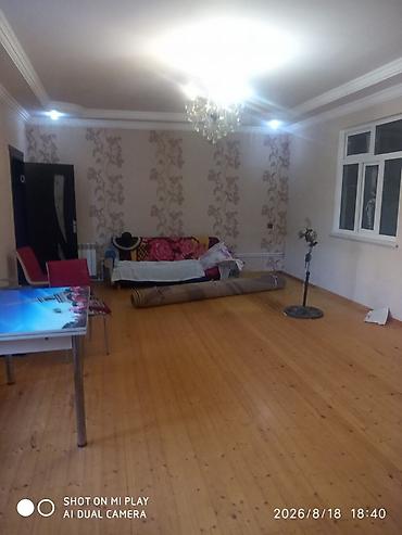 qarayev: Bakıxanov qəs. 6 otaqlı, 150 kv. m, Kredit yoxdur, Orta təmir — 6