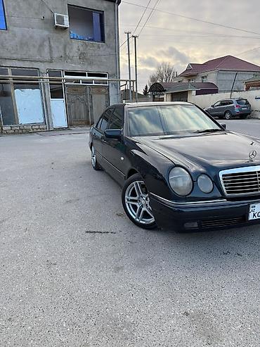 w210 amg: Mercedes-Benz E-Class: 2.3 l | 1996 il Sedan — 1