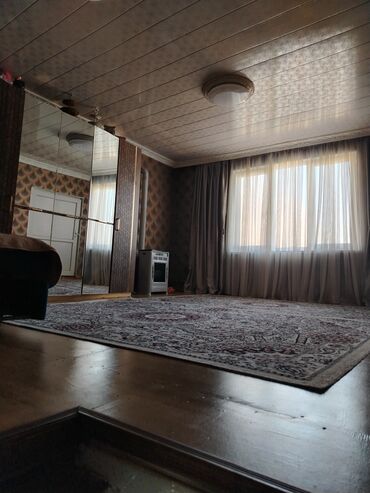 Uzunmüddətli kirayə mənzillər: Satılır 2 mərtəbəli, zövqlə təmir olunmuş mənzil (daxili vintli — 4