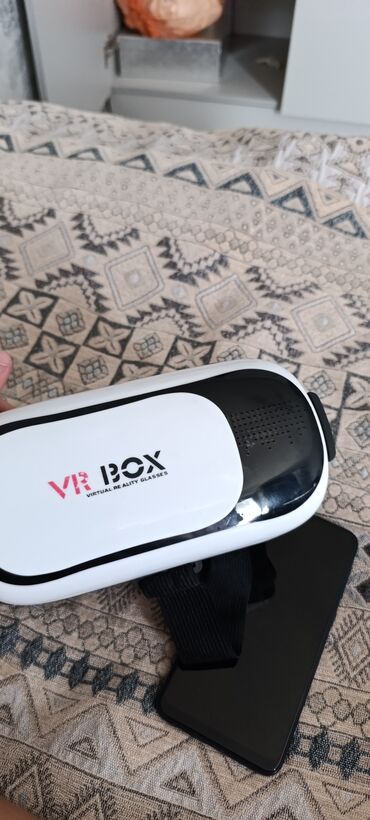 Видеоигры и приставки: Продаётся VR box для телефона очень хороший работает отлично с