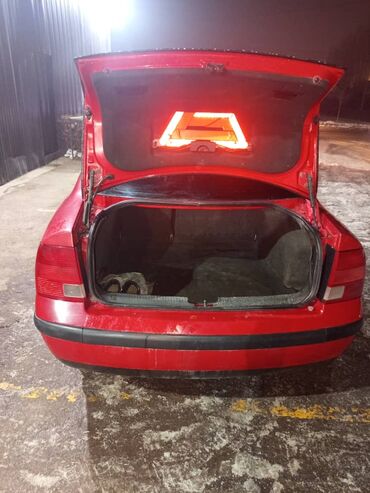 Volkswagen: Volkswagen Passat: 2004 г., 1.6 л, Автомат, Бензин, Седан — 2