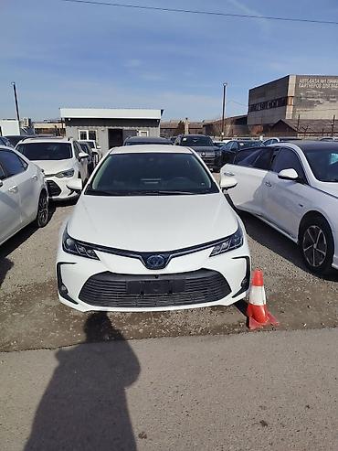 Транспорт: Toyota Corolla: 2019 г., 1.8 л, Вариатор, Гибрид, Седан — 1