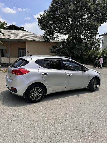 джили авто: Kia Ceed: 2013 г., 1.6 л, Механика, Бензин, Хэтчбэк — 5