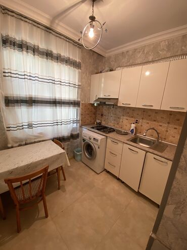 аренда квартиры в баку: Gənclik metrosun yaninda 5/2 mertebe 2 otaqli herbir seraiti olan ev