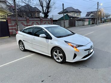 Toyota: Toyota Prius: 2016 г., 1.8 л, Вариатор, Гибрид, Седан