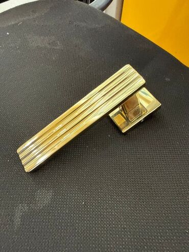 пуфики кованые: Эшиктин туткасы, Ички эшиктер үчүн, Метал, Орнотуусуз