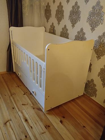 lalafo mebel ikinci el: Oğlan və qız üçün, İşlənmiş, Dördbucaq, Beşik, Dəstsiz, Matras ilə, Yellənmə mexanizmsiz — 2