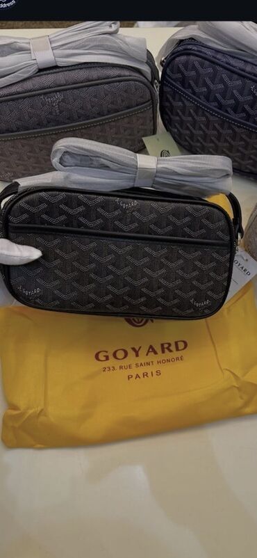 охотничая форма: Сумка Goyard кросс-боди с фирменным монограммным узором Goyardine. -