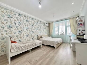 комната с подселением для парней: 4 бөлмө, Кыймылсыз мүлк агенттиги, Чогуу жашоосу жок, Толугу менен эмереги бар