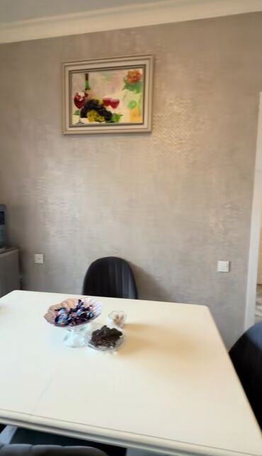 Həyət evləri və villaların satışı: Binəqədi qəs. 4 otaqlı, 150 kv. m, Yeni təmirli — 24