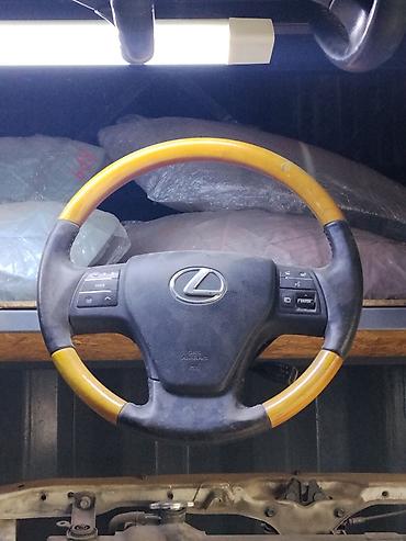 Рулевое колесо Lexus с кожано-деревянной отделкой и кнопками at lalafo.kg Рулевое колесо Lexus с кожано-деревянной отделкой и кнопками