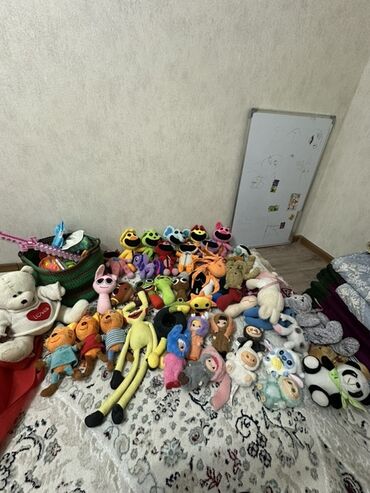 кукольный домик бу: Каждая по 100 сом., Большая коллекция мягких игрушек и кукол -