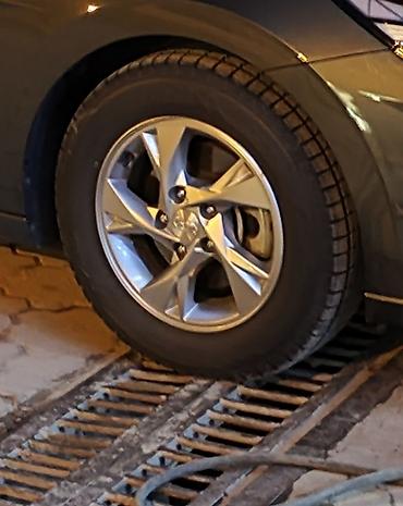 5 110: Литые Диски R 15 Hyundai, отверстий - 5, Б/у — 3