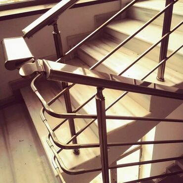 Pilləkən məhəccərləri: Alminum məhəccər.balkon üstü alminum məhəccər 38 azn den başlayan — 12