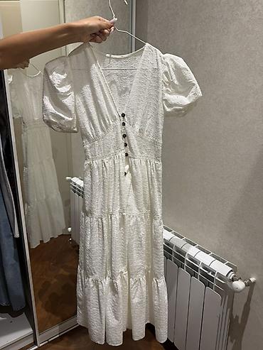 Ağ rəngli, incə naxışlı (broderiya/quruluşlu) maxi/ midi boy paltar lalafo.az -da Ağ rəngli, incə naxışlı (broderiya/quruluşlu) maxi/ midi boy paltar