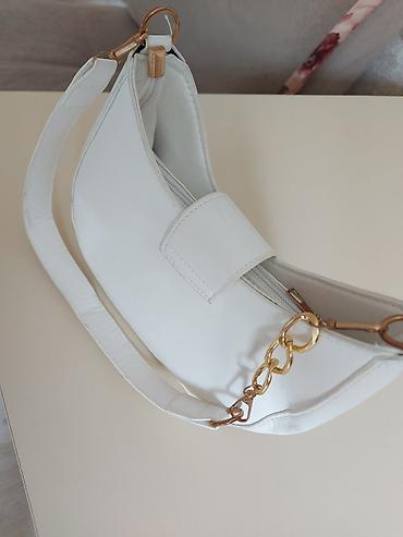 louis vuitton çanta: Ağ mini çanta heç işlənmiyib. qiymət 5azn — 1