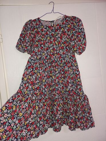 balenciaga haljina: H&M haljina velicina 134-140. Dva puta obucena. Sirina u ramenima