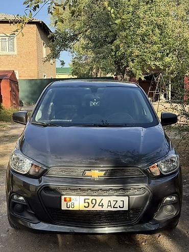 Chevrolet Spark: 2017 г., 1 л, Автомат, Бензин, Хэтчбэк