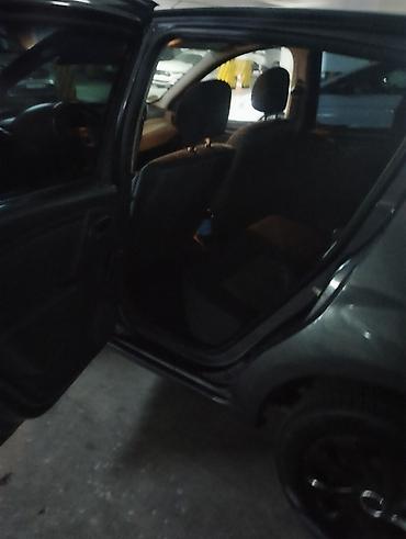 Dacia Sandero: 1.4 л | 2009 г. 225000 км Хэтчбэк — 7