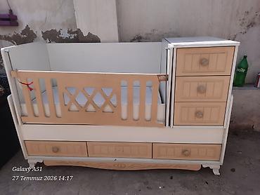 Uşaq beşiyi və komodlu transformasiya olunan yataq dəsti - Material