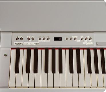 piano: Цифровое пианино Roland F-140R — это компактный музыкальный инструмент — 2