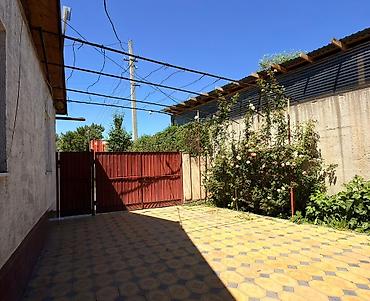 Продажа коттеджей и домов: Продаётся частный дом на участке 8,4 сотки в тихом и спокойном месте — 10