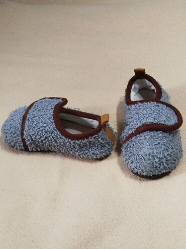 Детская обувь: Продаю детскую обувь в идеальном состоянии. Брали от 3500 сом. От 400 — 3