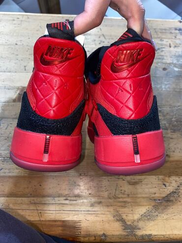 Кроссовки и спортивная обувь: Nike Jordan кроссовки 🔥 Оригинал 100%😍 р.39 привезли из Америки 🇺🇸